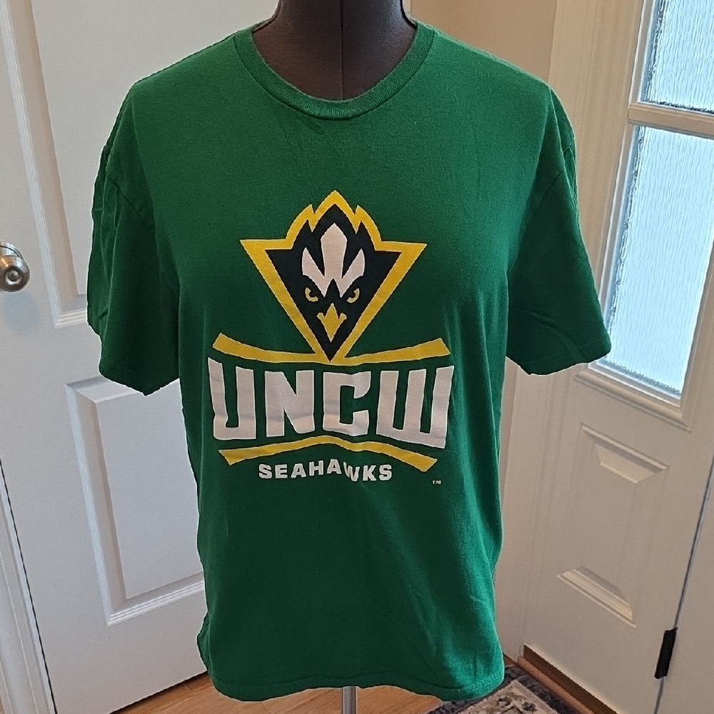 UNCW Seahawks Green Athletic Wear T-Shirt